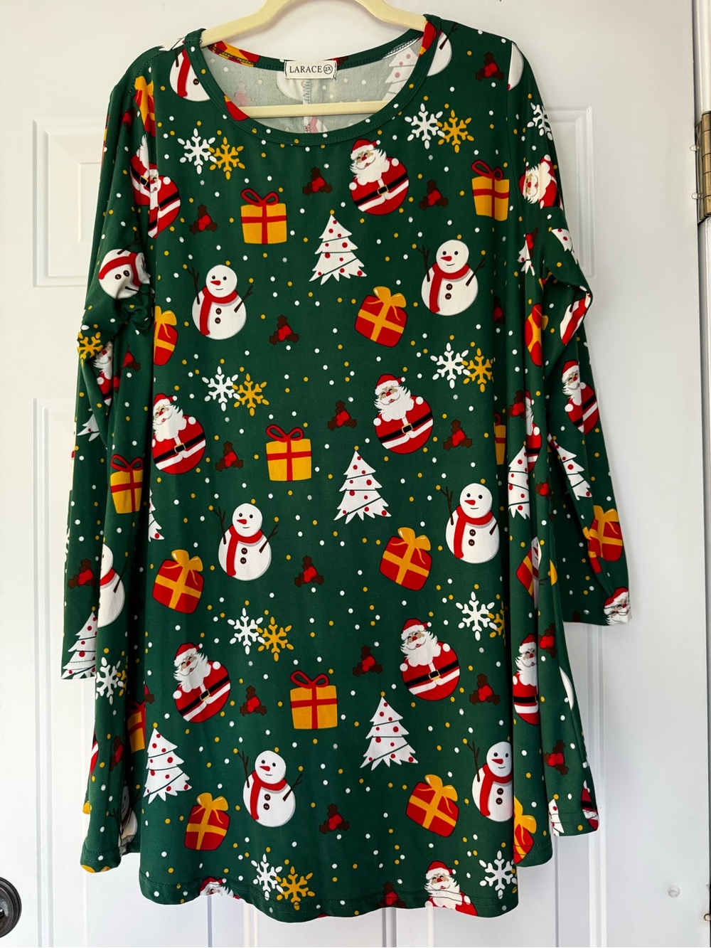Larace 2X Green Christmas Long Sleeve Dress with Santa, Snowman & Gift Print